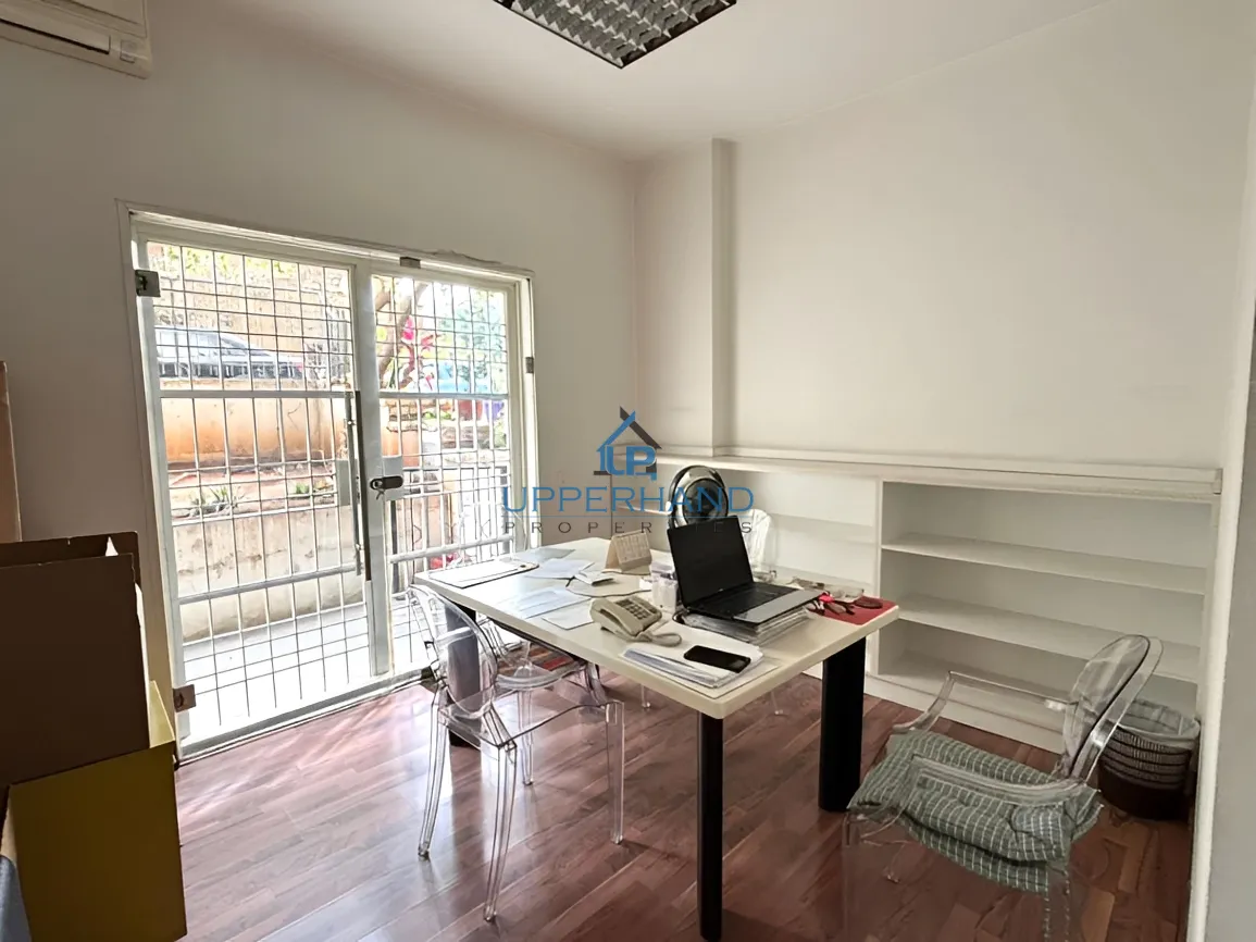 Office for rent in Horch Tabet