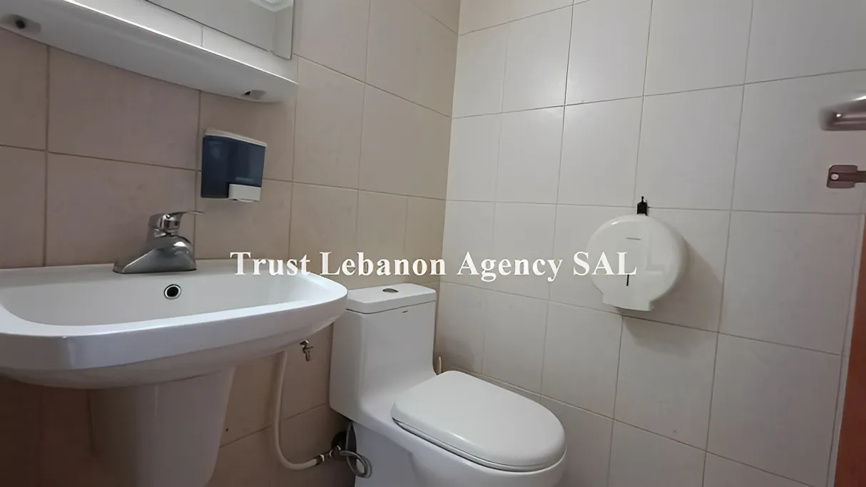 Commercial Property For Rent in Metn, Jdeideh