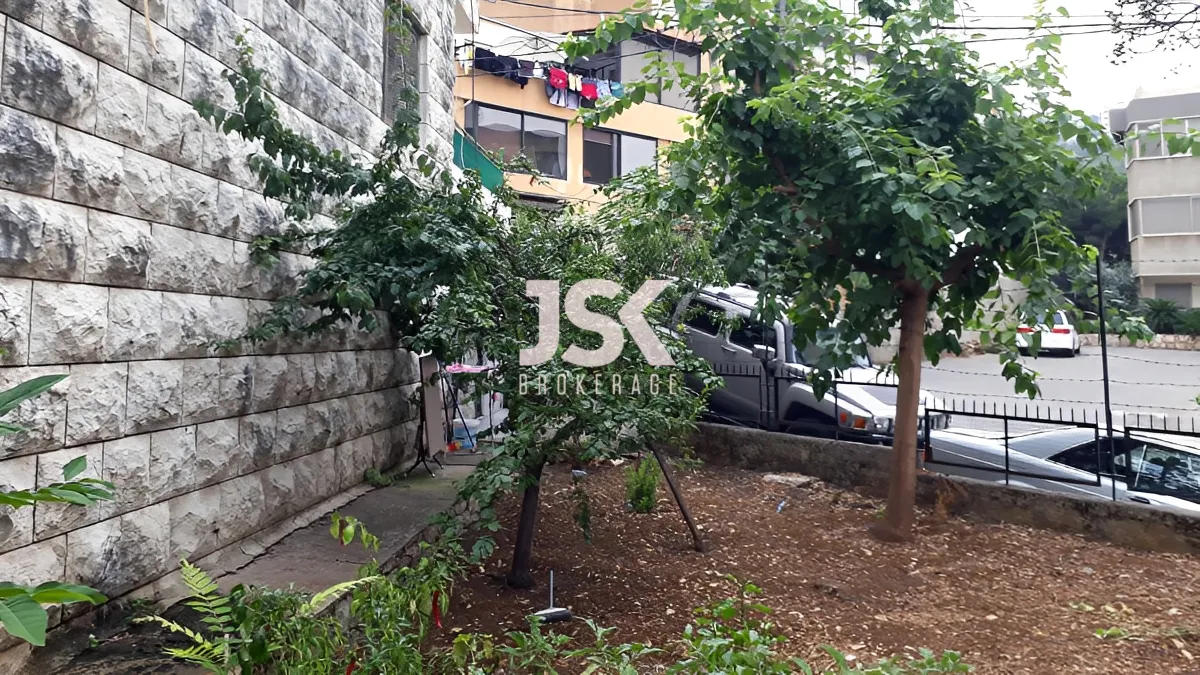 Villa for Sale in Mazraat Yachoua, Lebanon - 2 bed, 2 bath