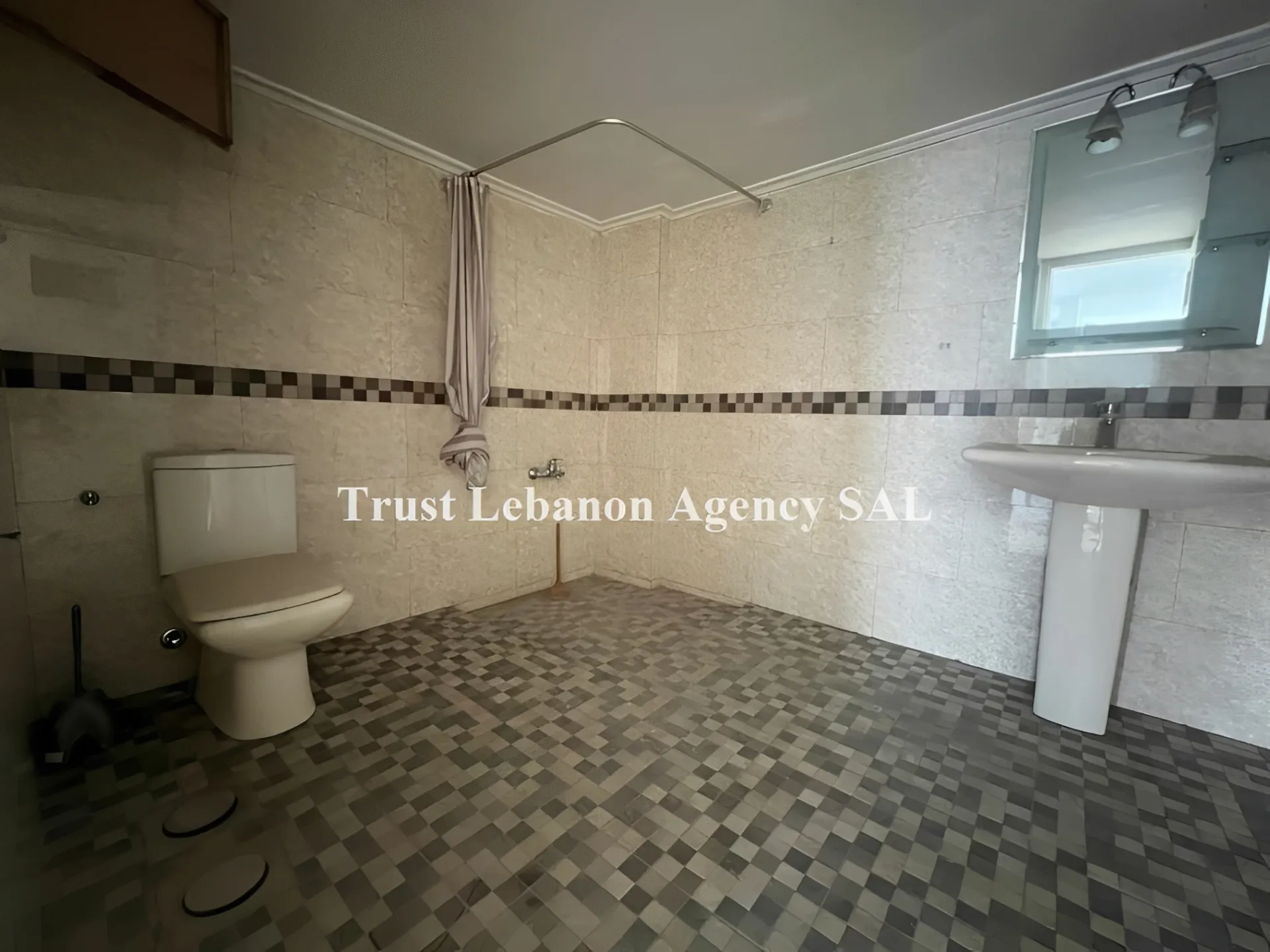 Office for sale in Metn, Antelias