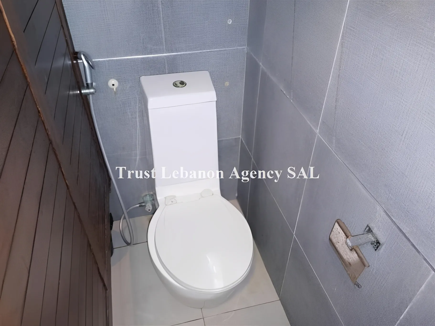 Commercial Property For Rent in Beirut, Bir Hasan