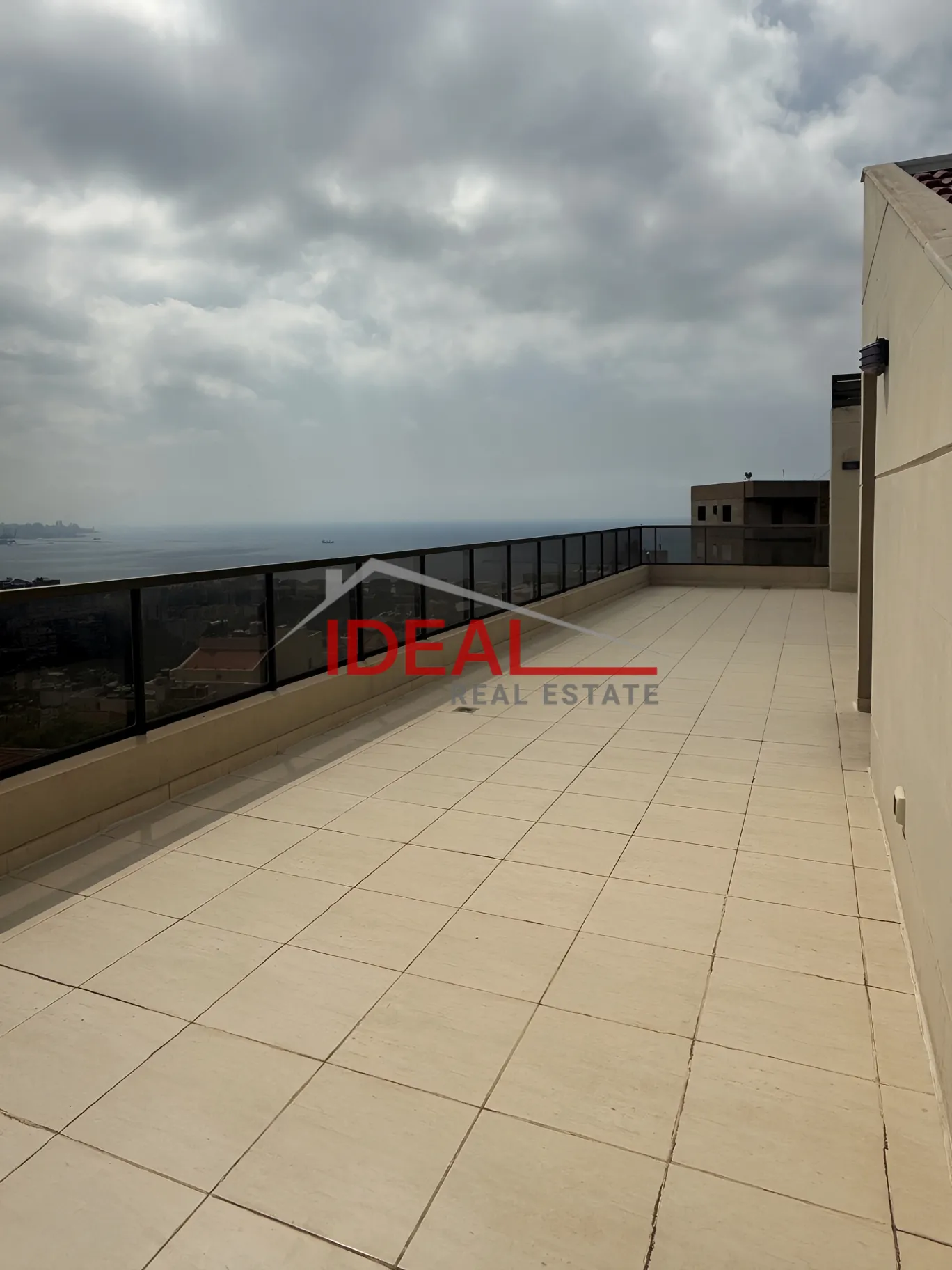 Apartment for rent in Aaoukar, Lebanon - 2 bed, 3 bath