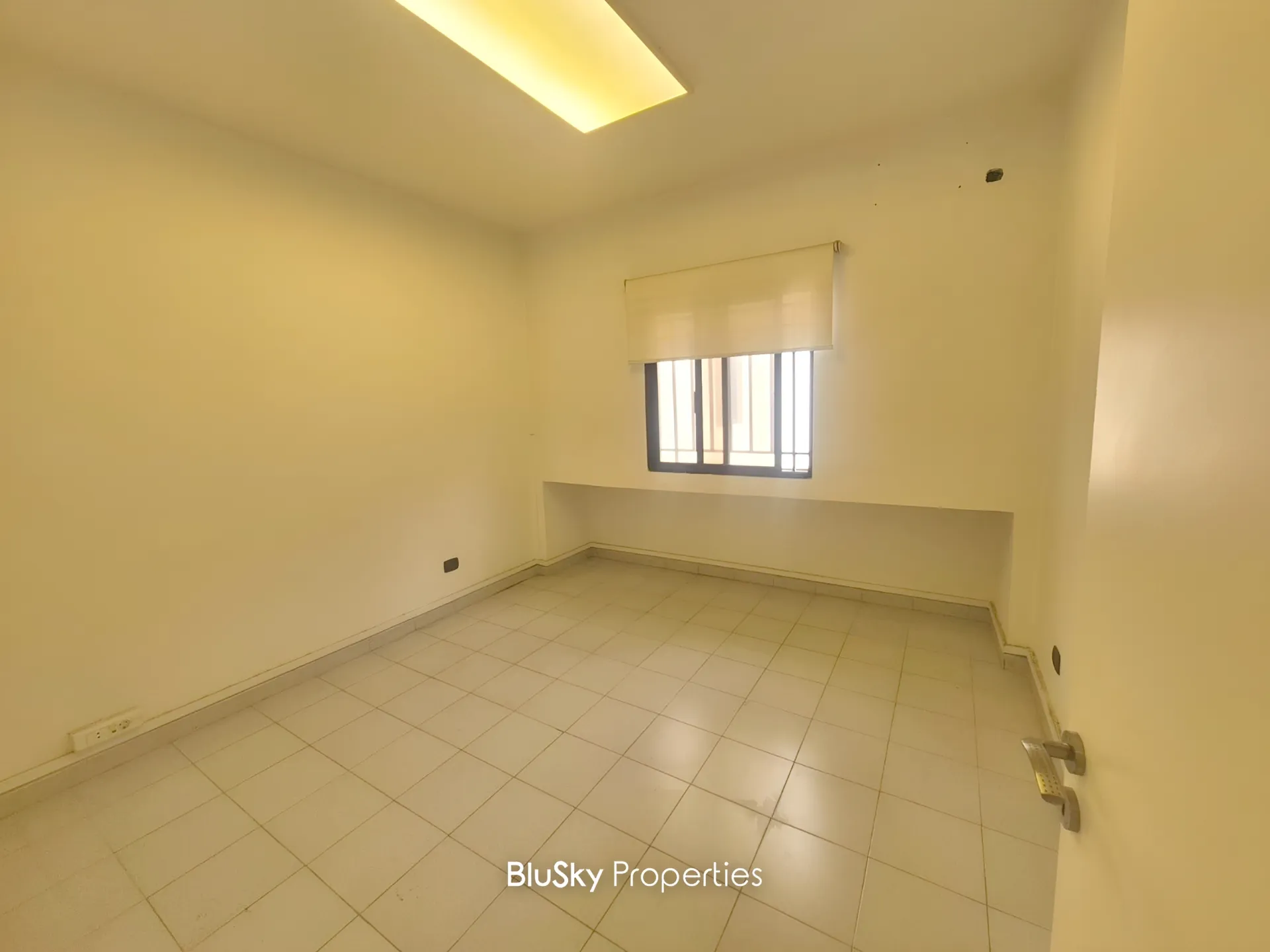 Office for rent in Baouchriyeh