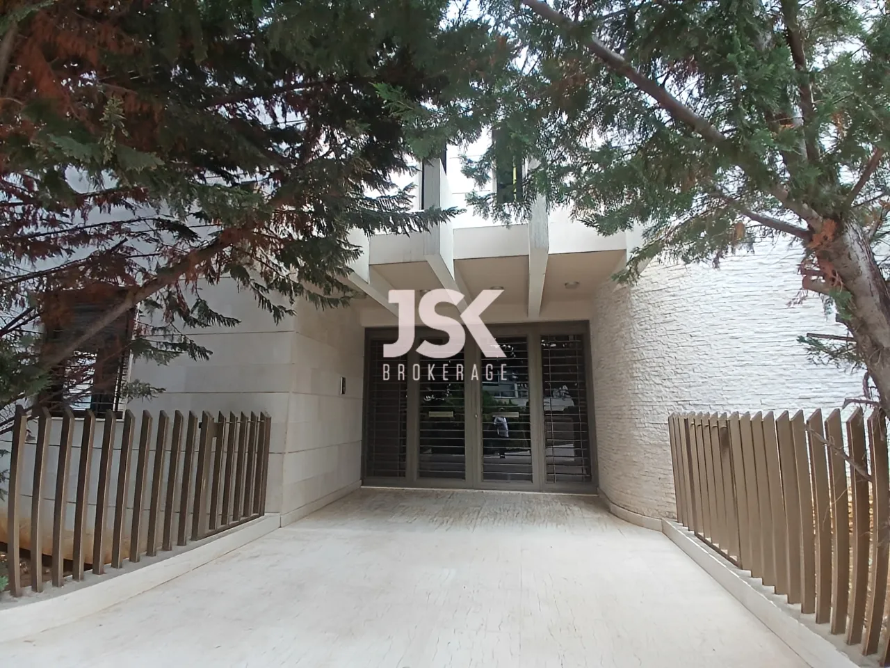 Apartment for Rent in Qornet El Hamra