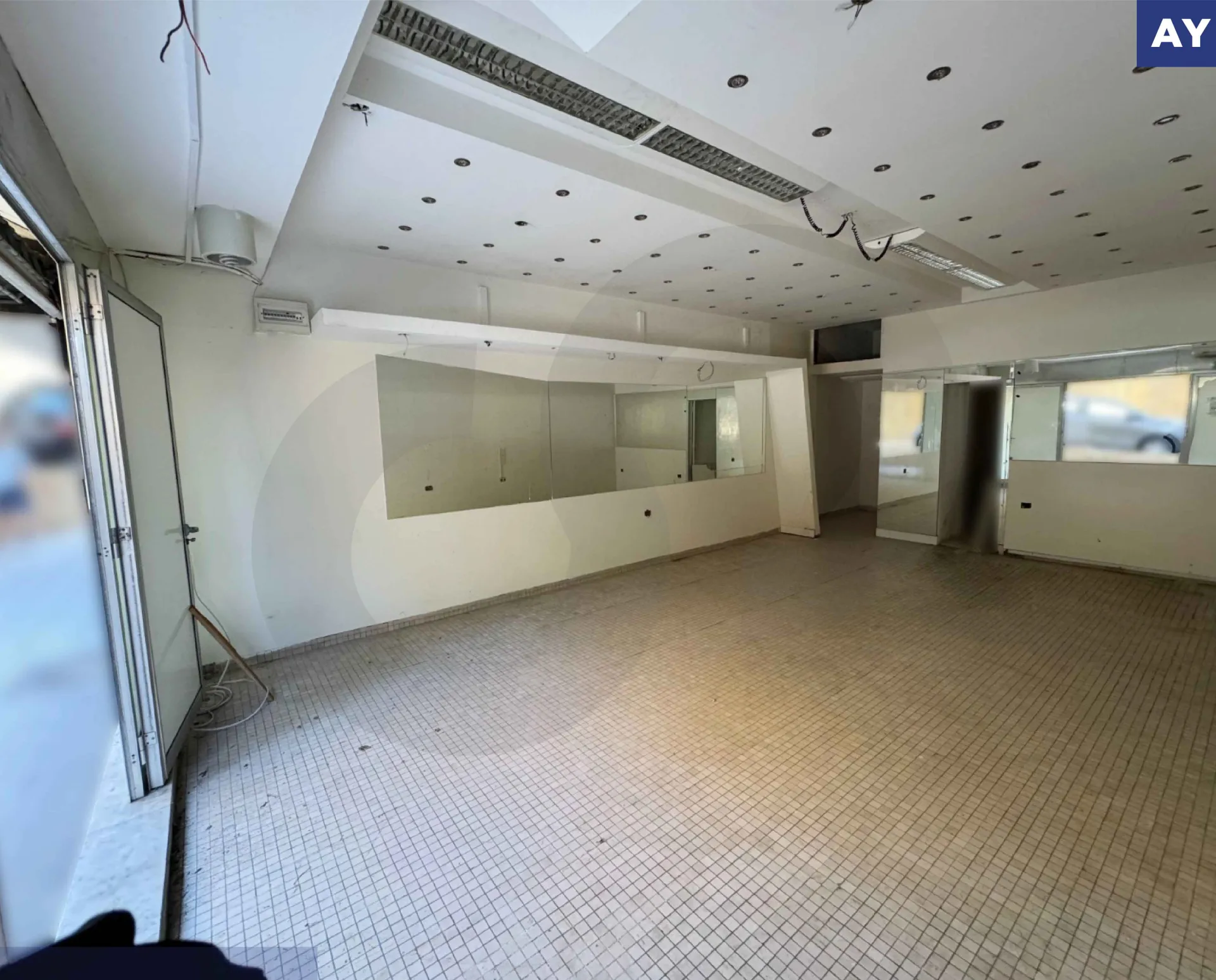 Shop for Rent in Sassine
