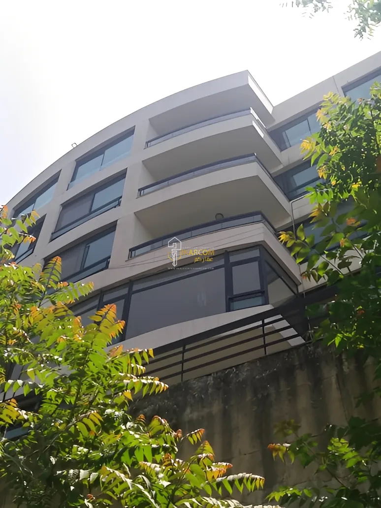 Showroom for rent in Araya