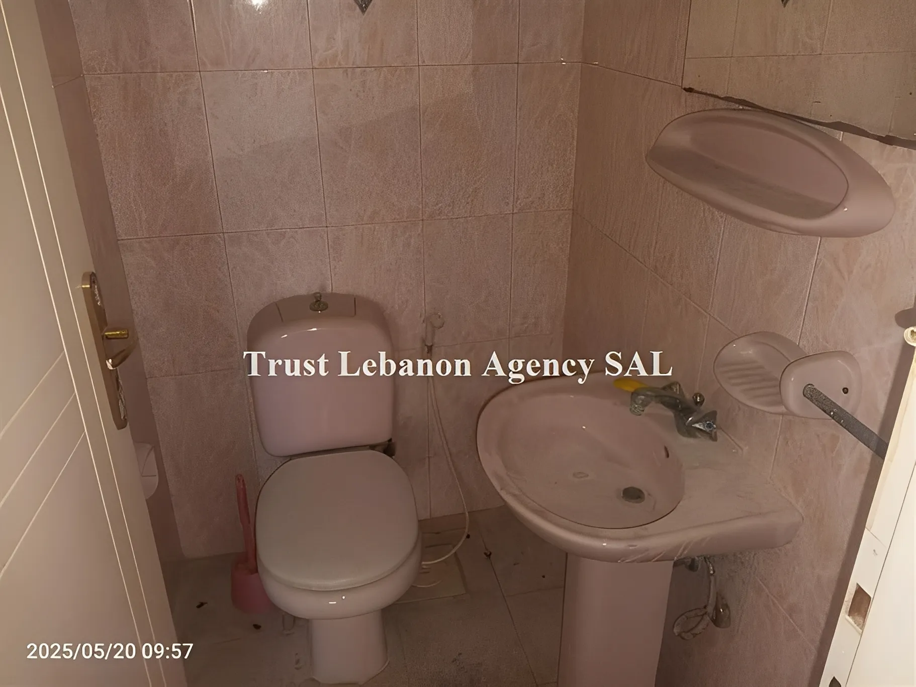 Office for rent in Baabda, Ain Al Remmeneh