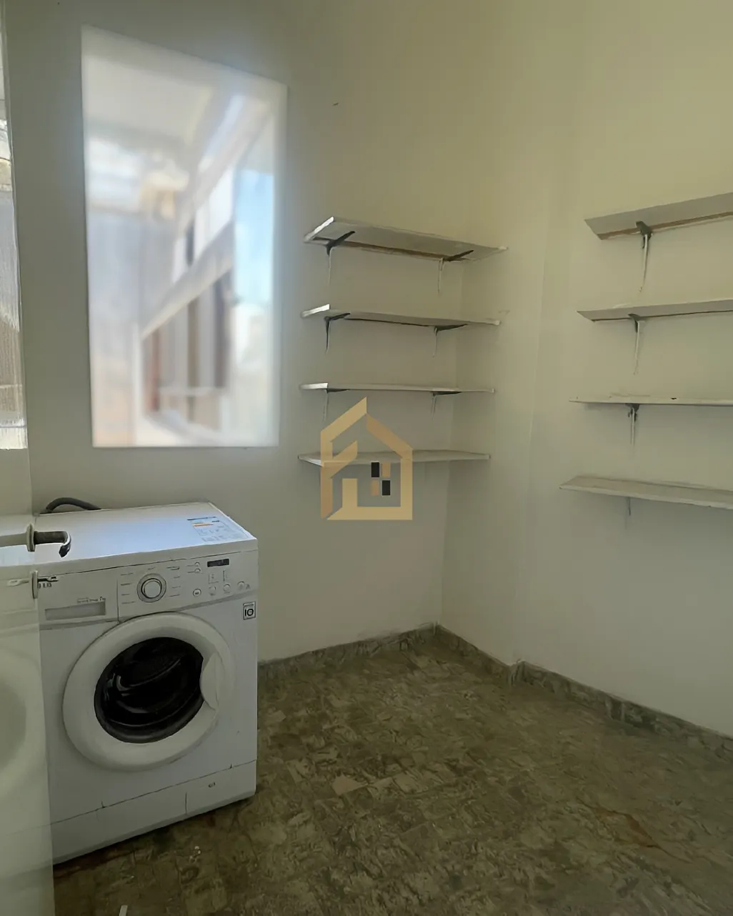 Apartment for rent in Kraytem, Beirut, Lebanon - 2 bed, 2 bath