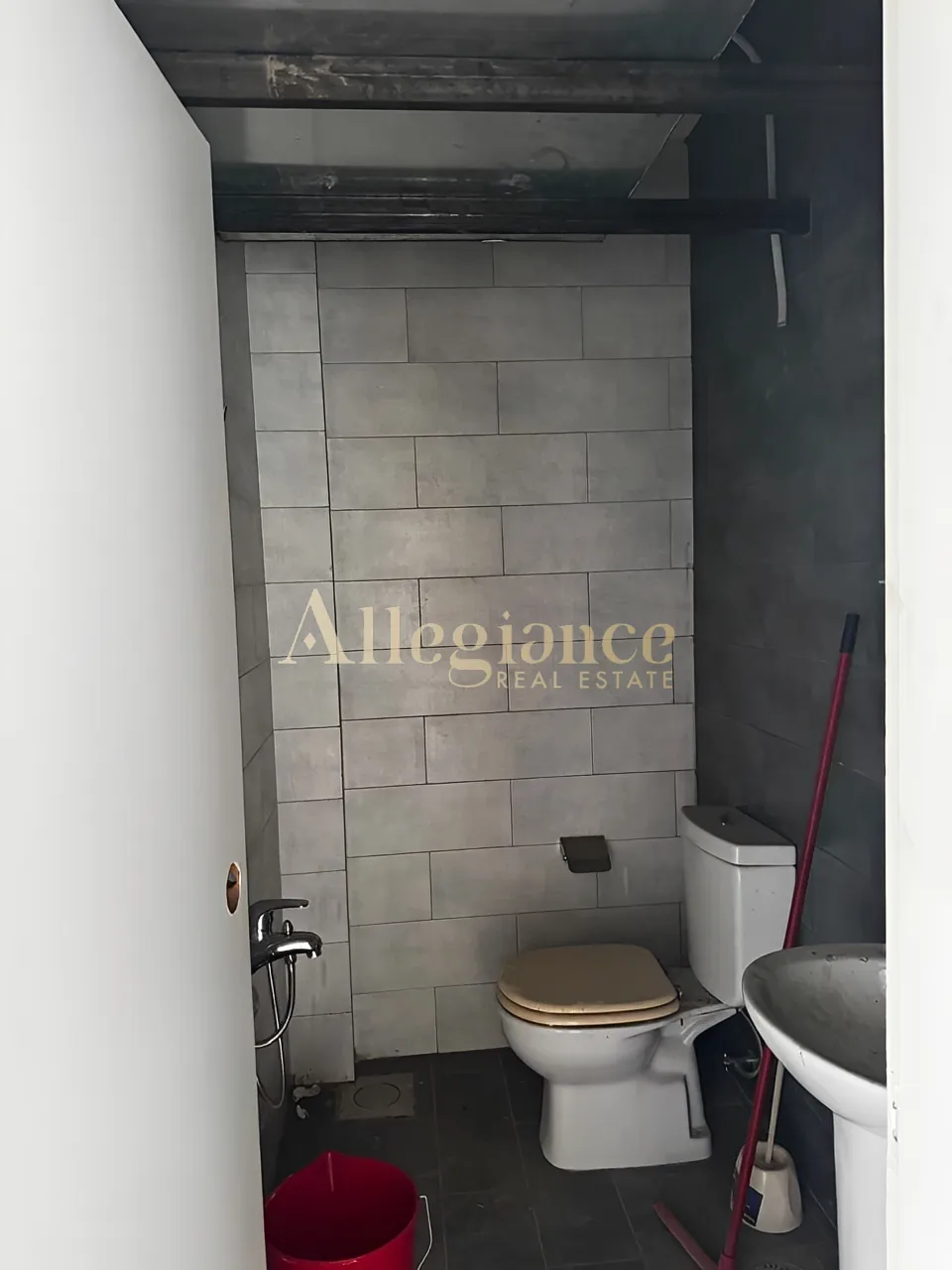 Office for sale in Jounieh