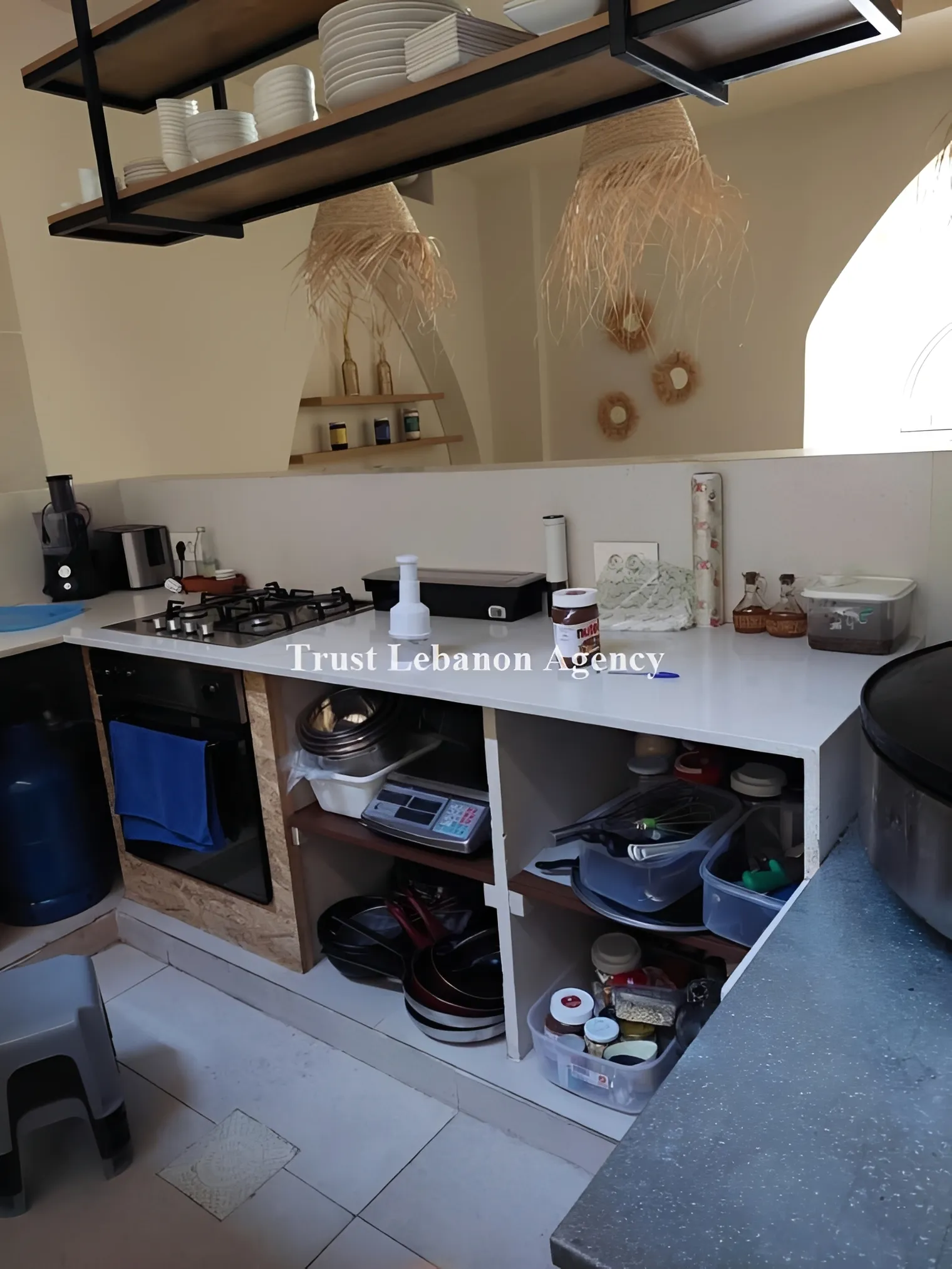 Shop for rent in Baabda, Badaro