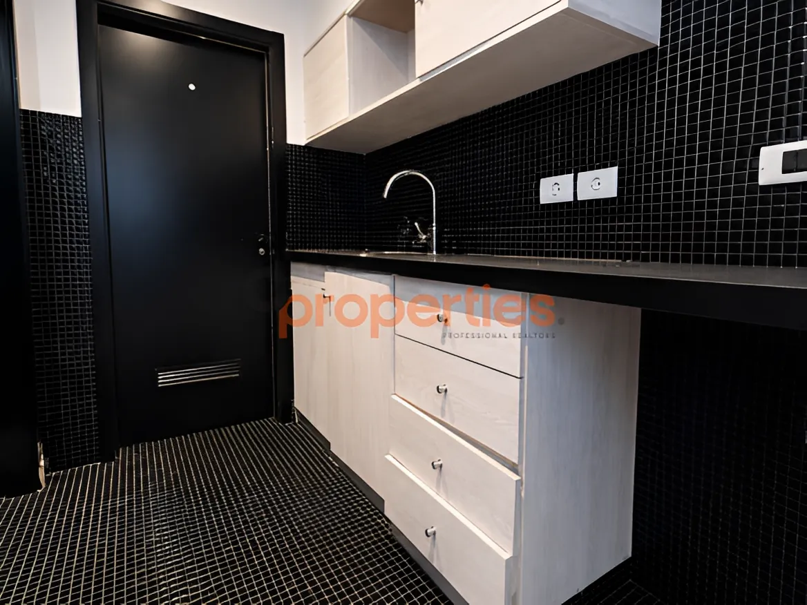 Shop for rent in Ramleh Al Bayda, Beirut, Lebanon