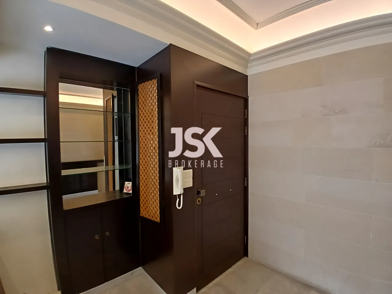 Apartment for Rent in Cornet Chahwan