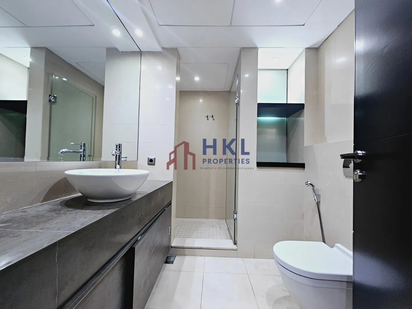 Apartment for rent in DownTown Restaurant Access Road، Lebanon - 2 bed, 1 bath
