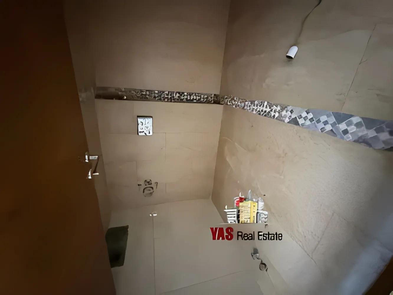 Apartment for Sale in Ballouneh