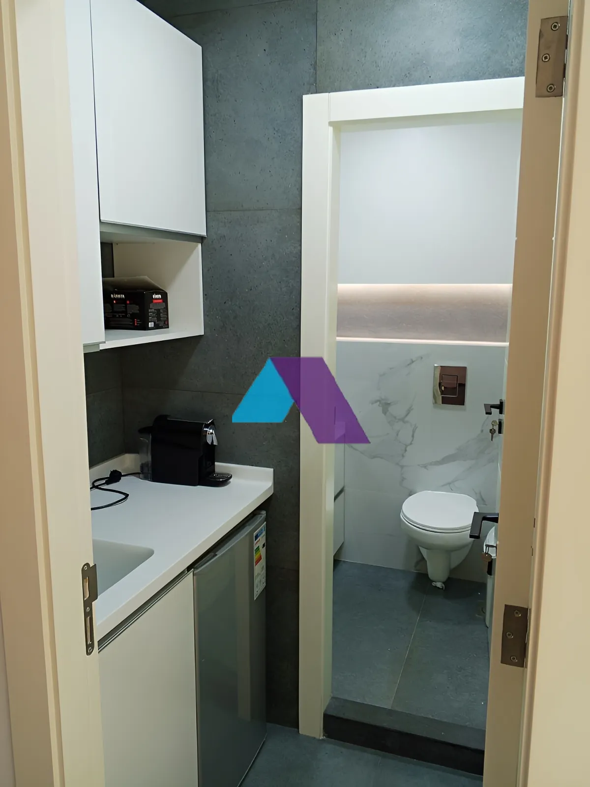 Office for sale in Dekwaneh