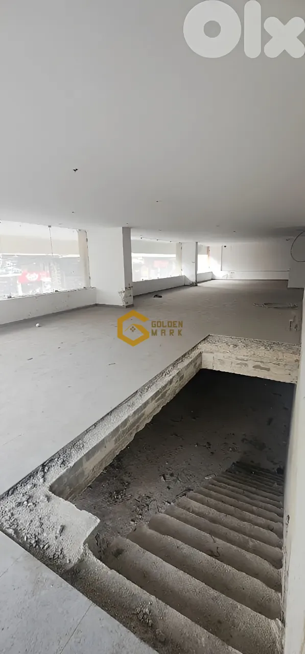 Showroom for sale in Baouchriyeh