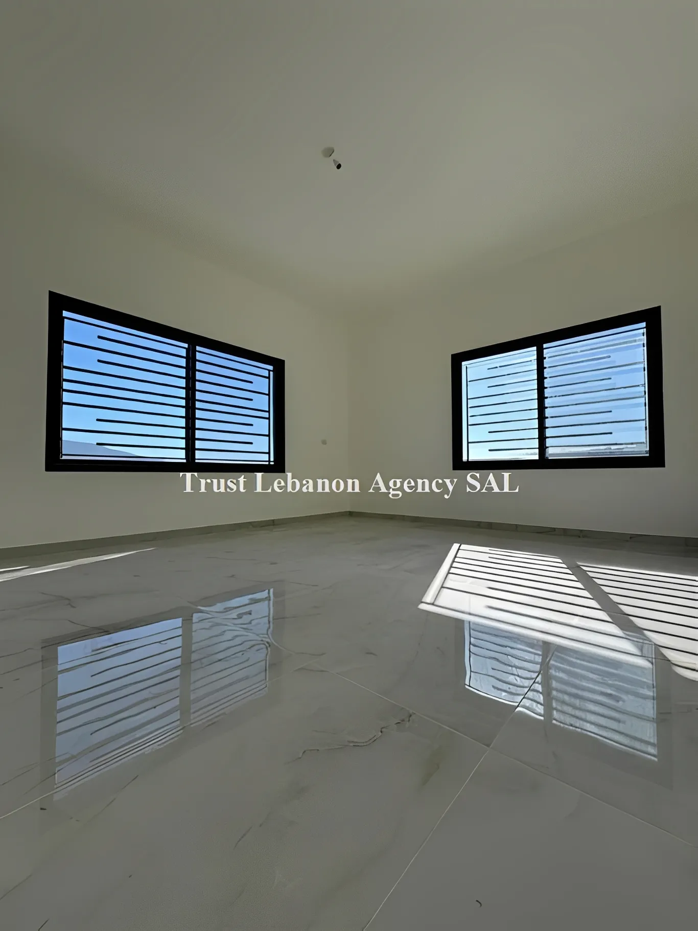 Villa for Sale in Deir El Zahrani