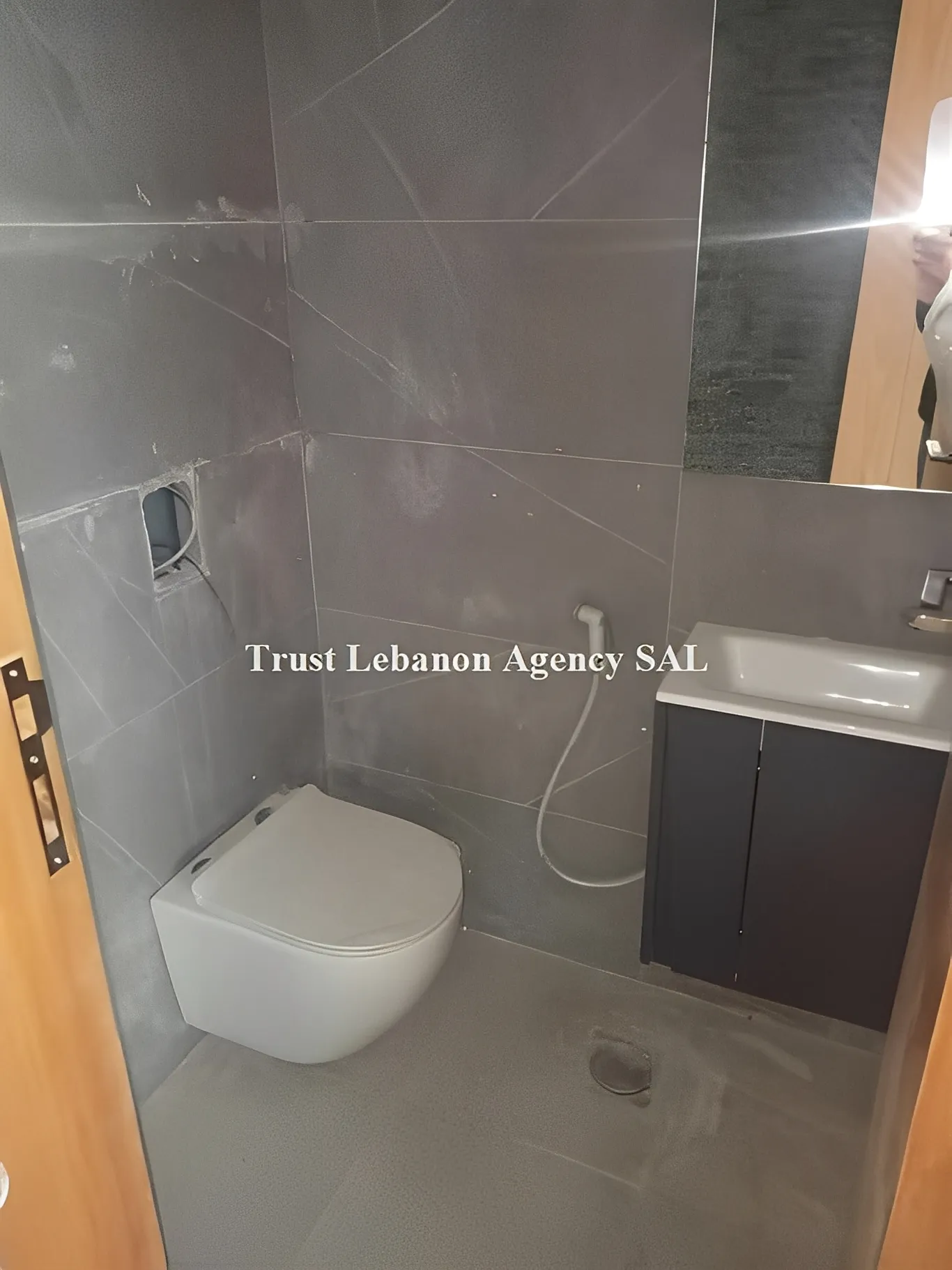 Office for rent in Metn, Sin El Fil