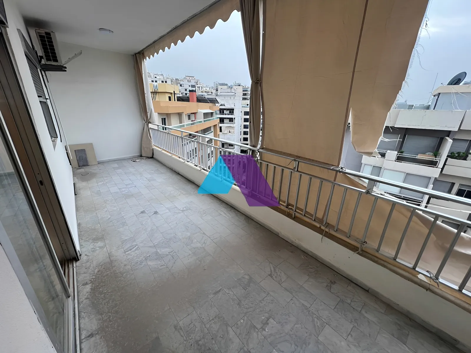 Apartment for Sale in Adonis - 3 bed, 2 bath