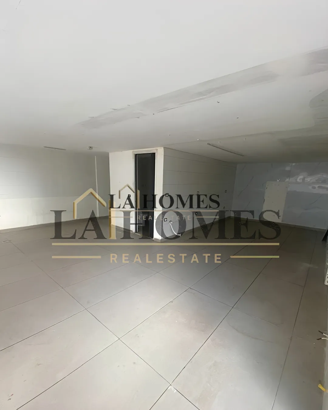 Shop for rent in Zouk Mosbeh