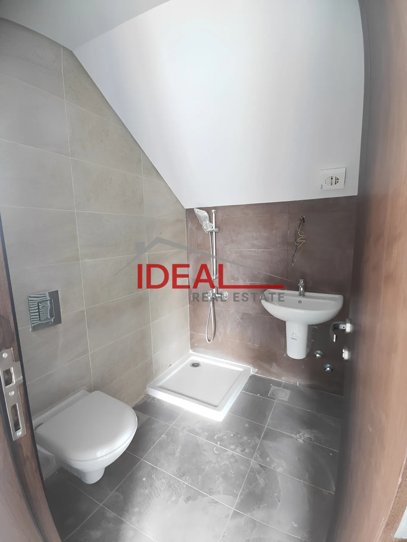 Chalet for Sale in Faqra, Lebanon - 1 bed, 1 bath