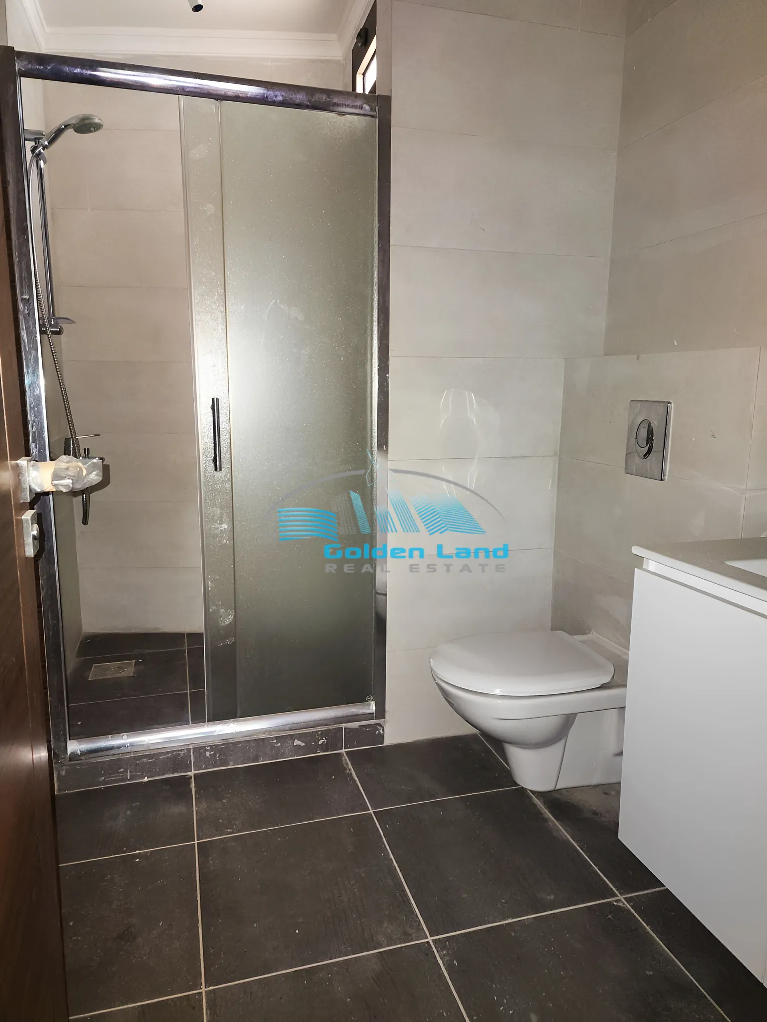 Triplex for Sale in Baabdat
