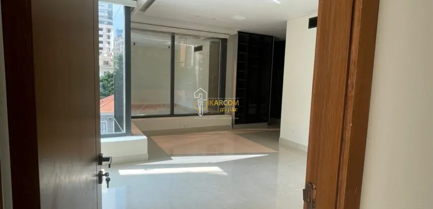 Apartment for sale in Ain Al Mraiseh, Beirut, Lebanon
