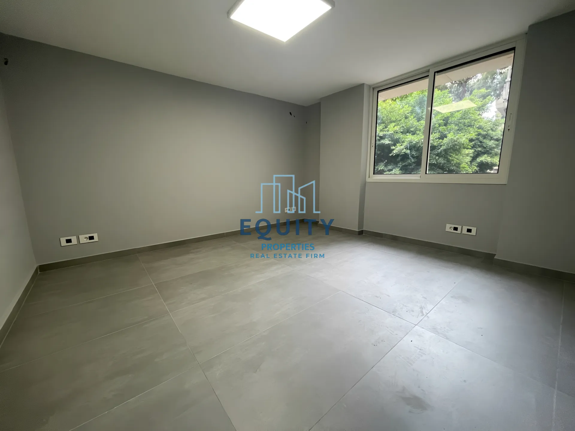 Office for rent in Badaro