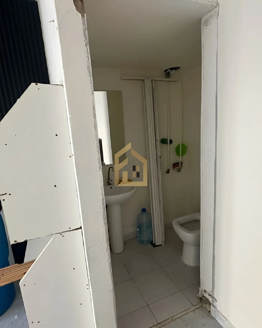Shop for rent in Dbayeh, Lebanon