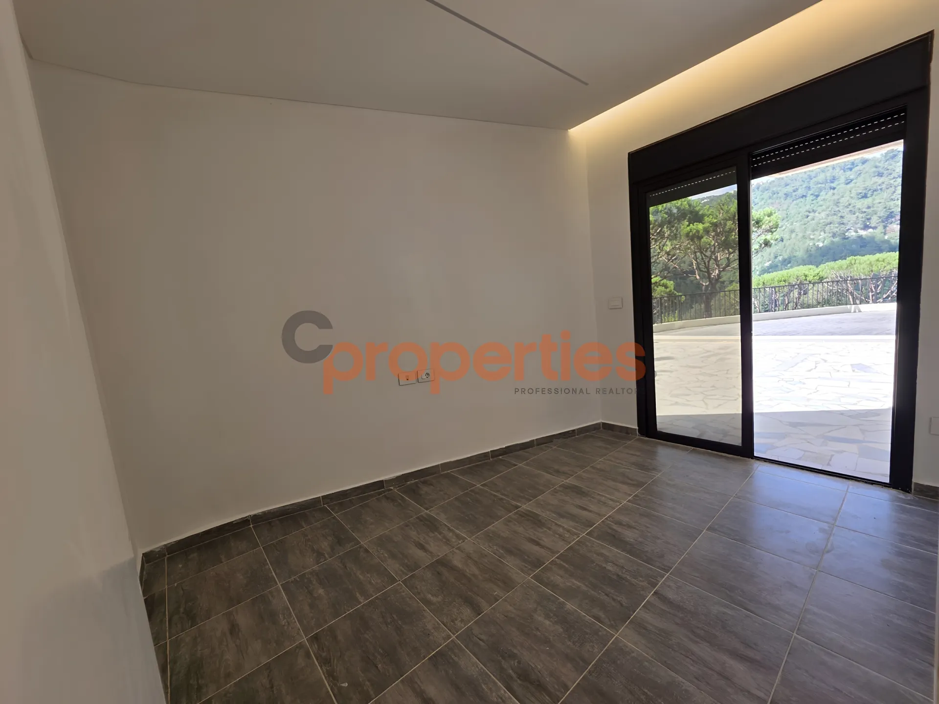 Apartment for Sale in Mar Chaaya