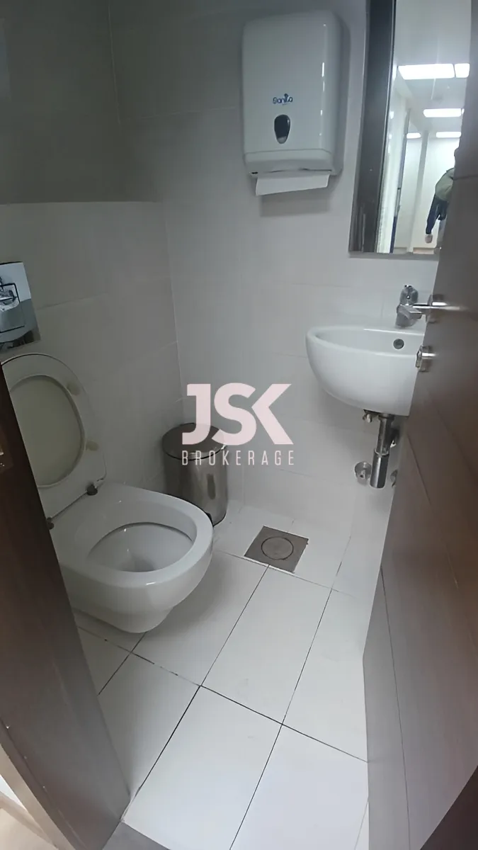 Office for rent in Sin El Fil