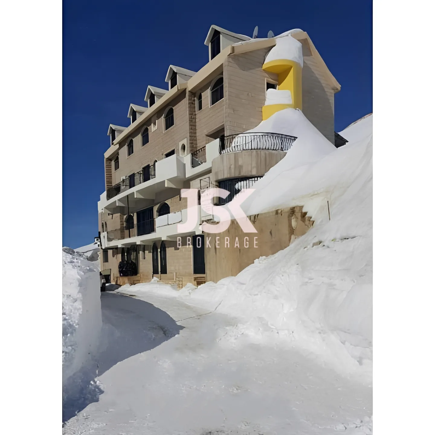 Building for Sale in Ouyoun