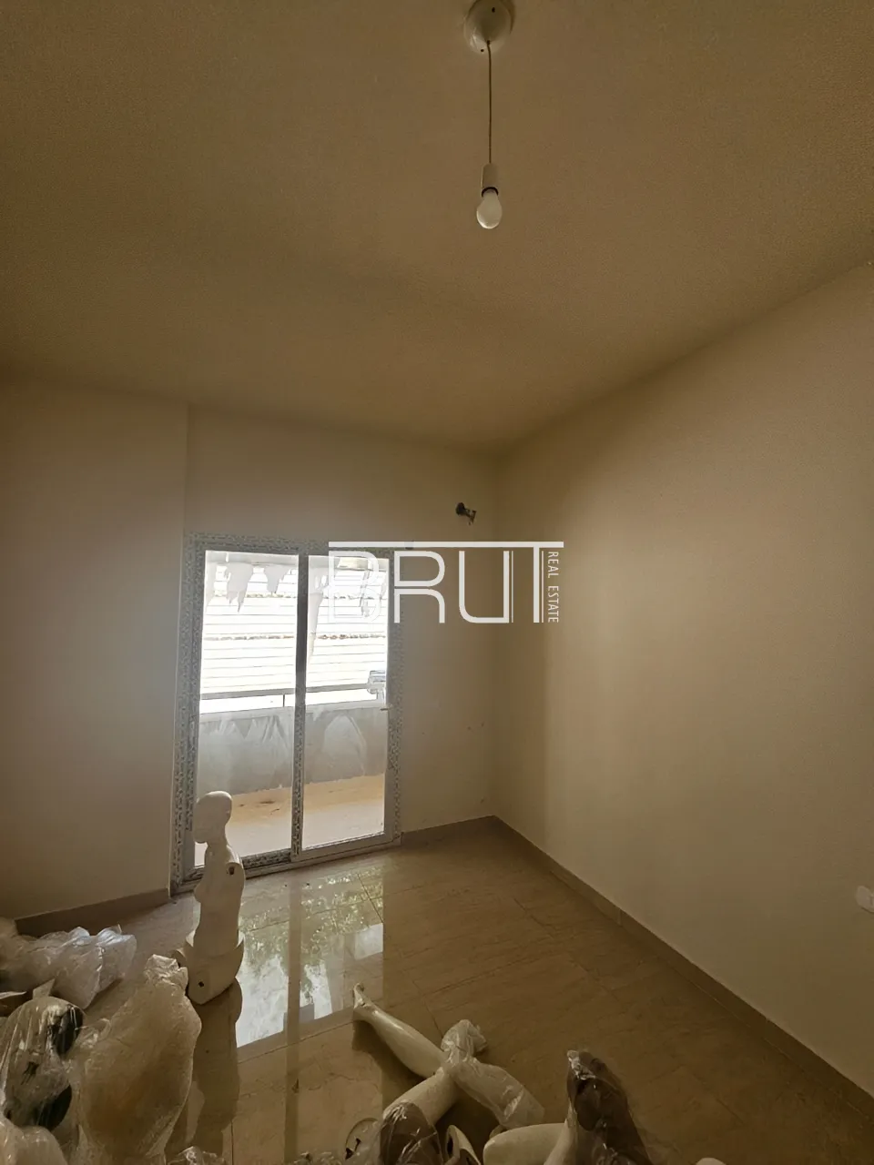 Apartment for Sale in Ballouneh