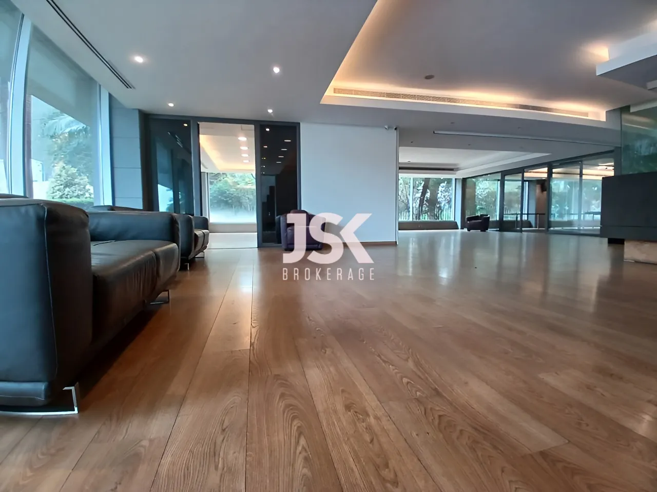 Office for Rent in Horch Tabet