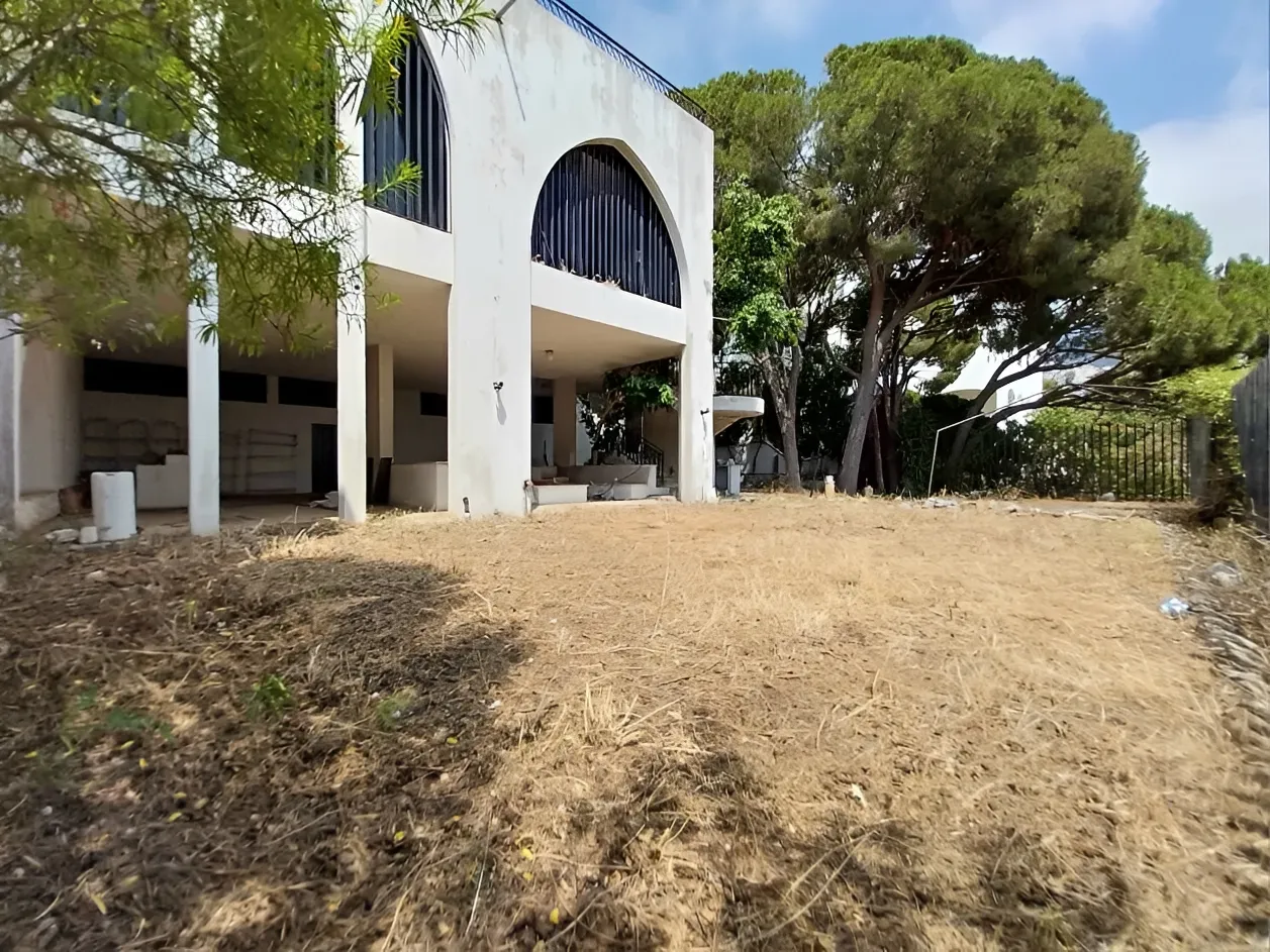 Villa for Sale in Adma