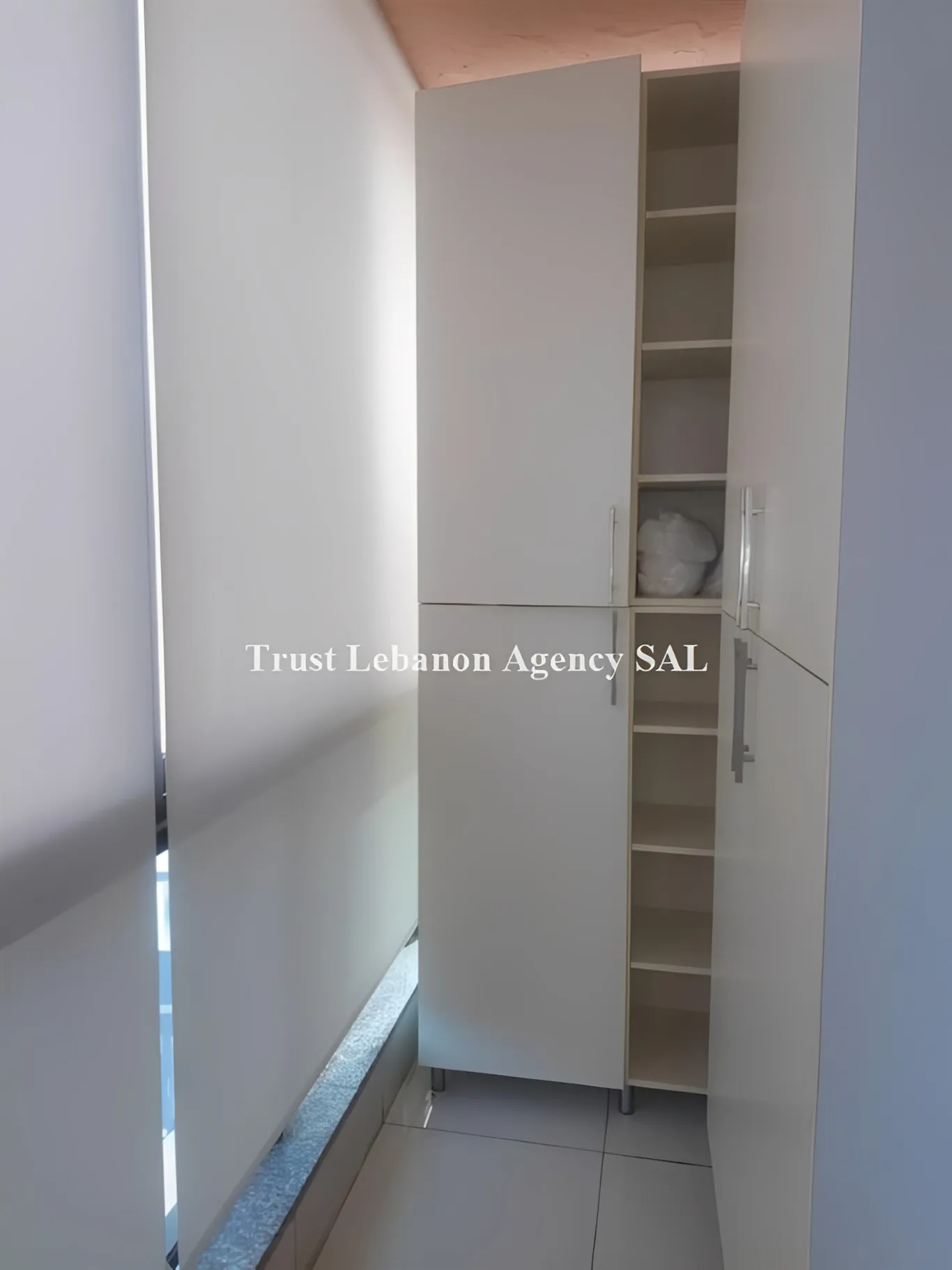 Commercial Property For Rent in Metn, Jdeideh