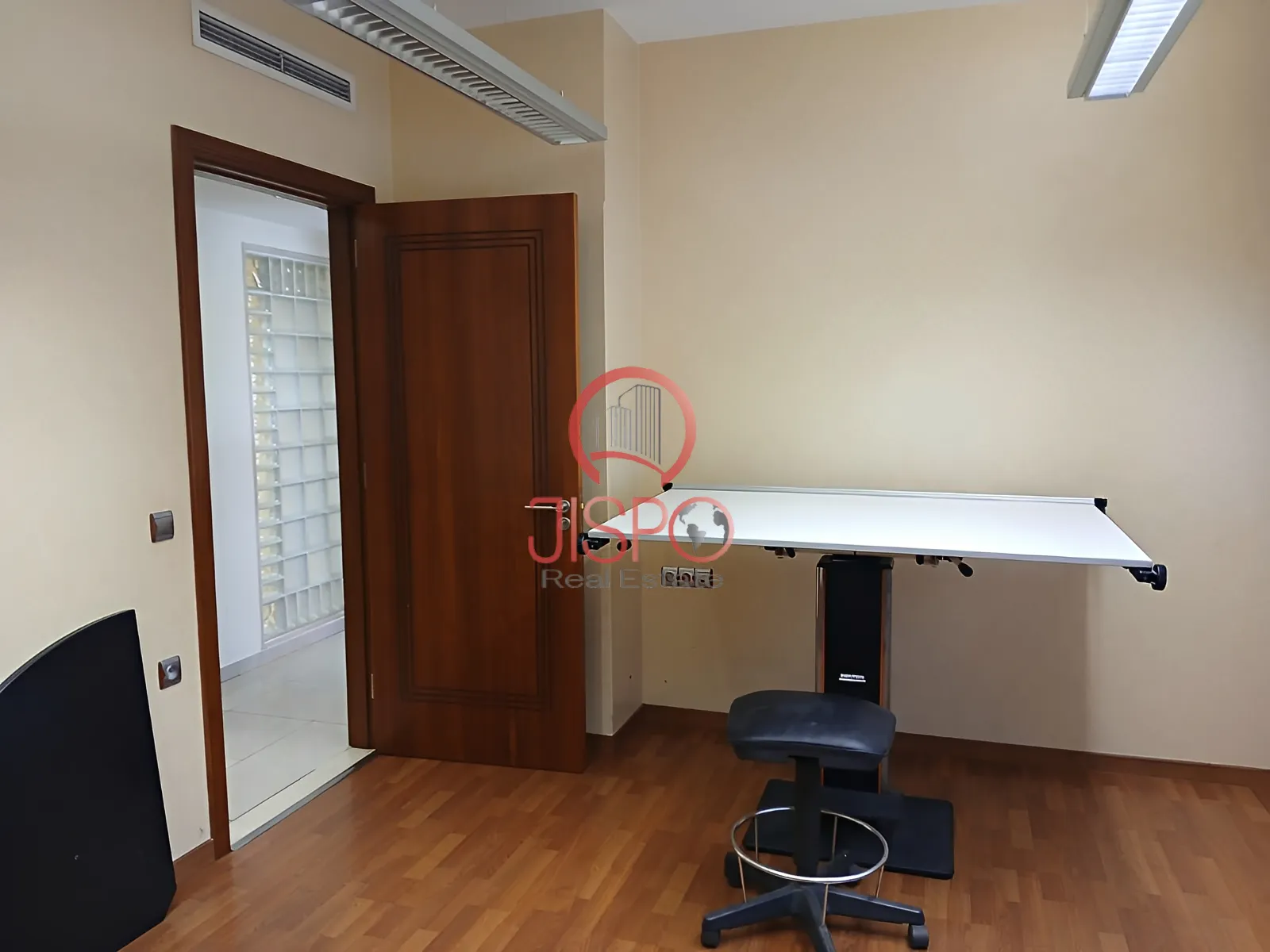 Office for sale in Daoura