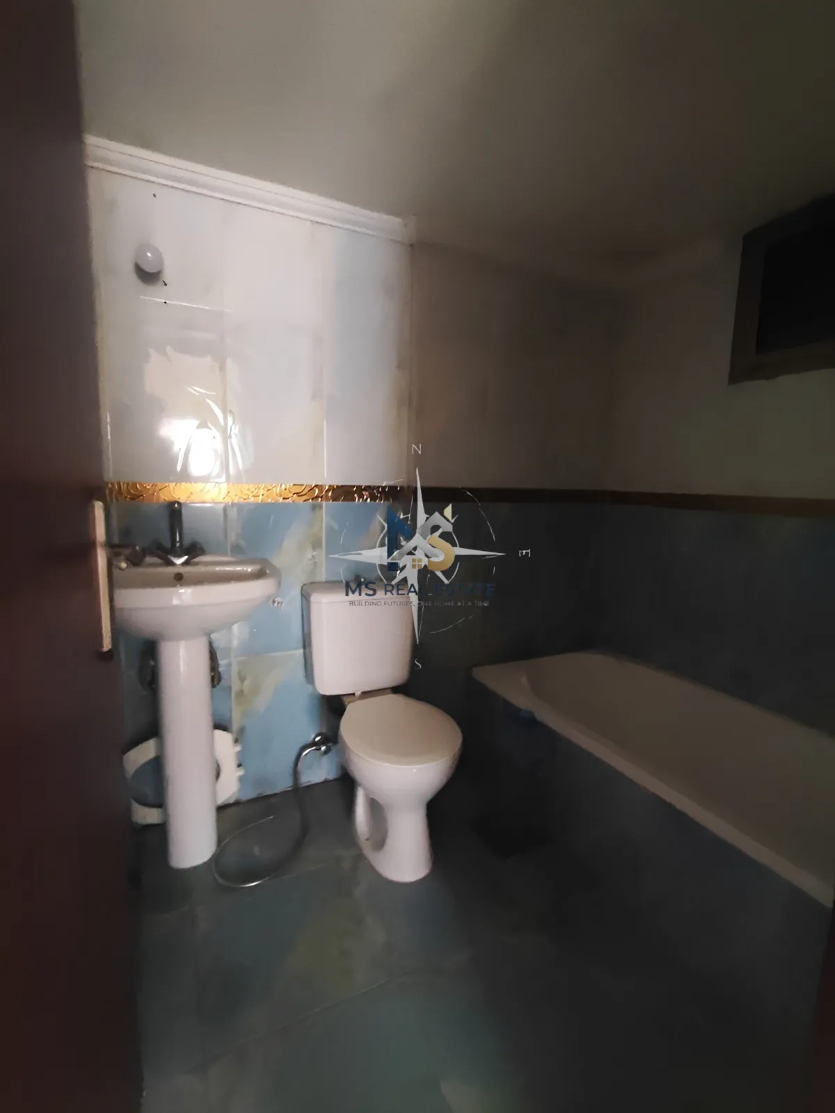 شقة for rent in مزرعة كفر جوز، لبنان