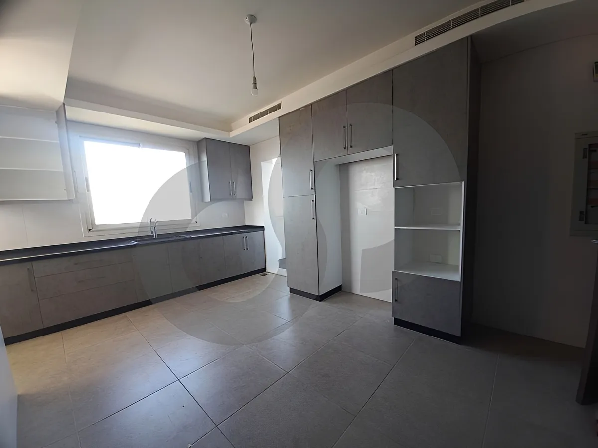 Apartment for Sale in Ramlet El Baida, Bayrut, Lebanon