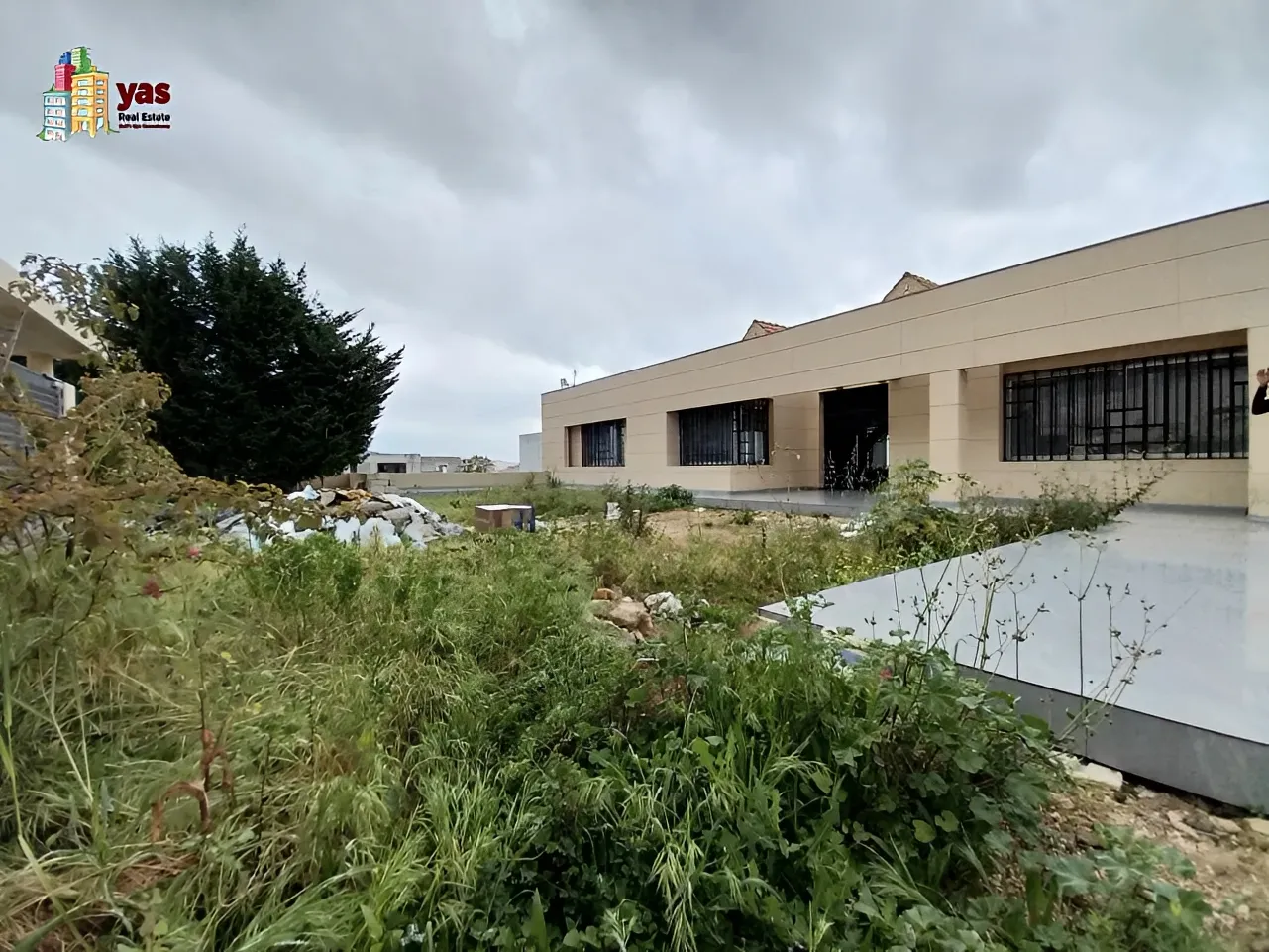 Showroom for rent in Ghazir