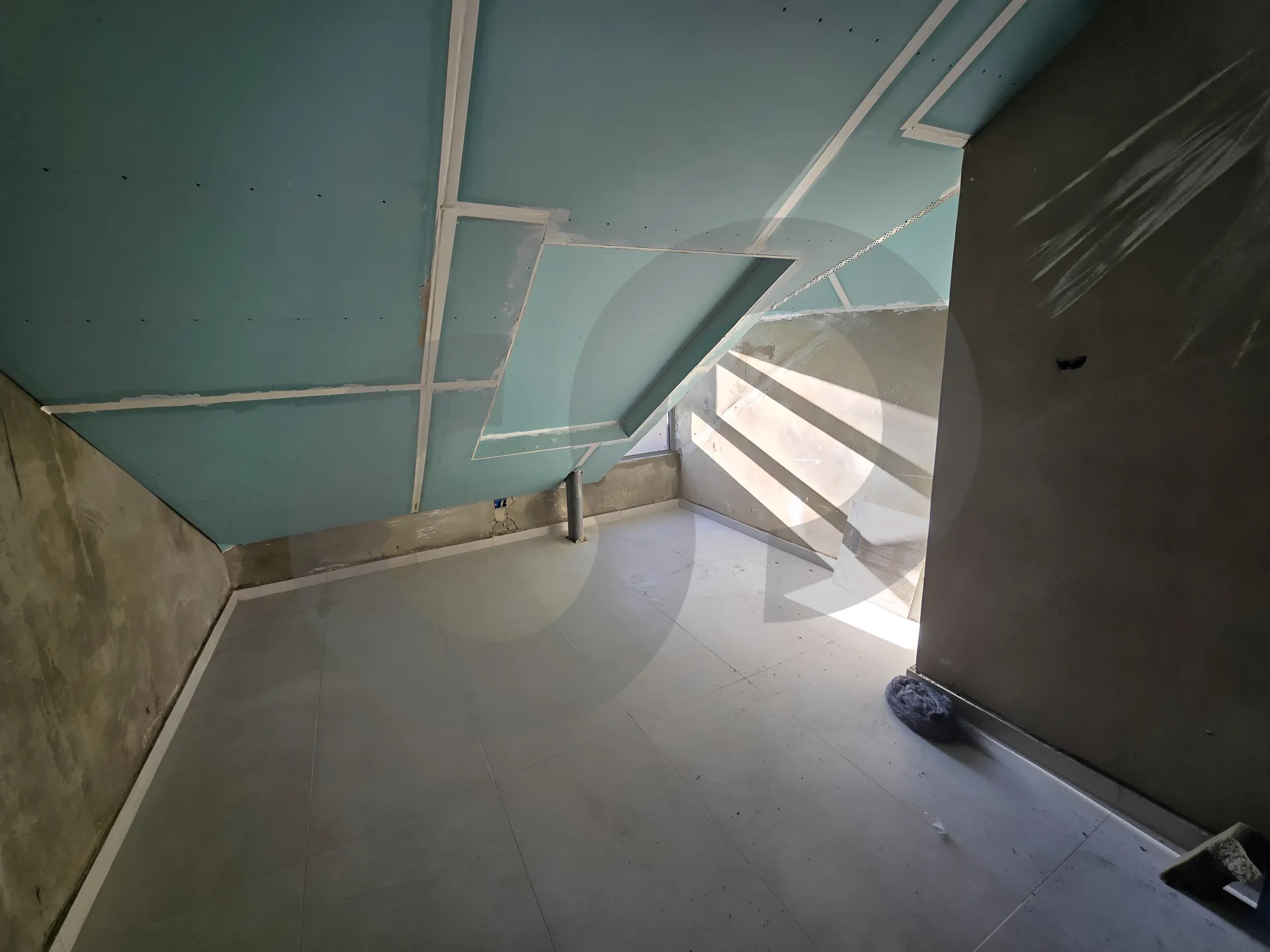 Duplex for Sale in Cornet Chahwan - 4 bed, 3 bath
