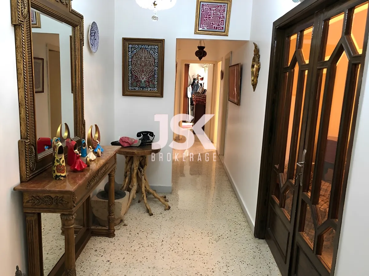 Apartment for Sale inZokak el Blat, Beirut - 2 bed, 2 bath