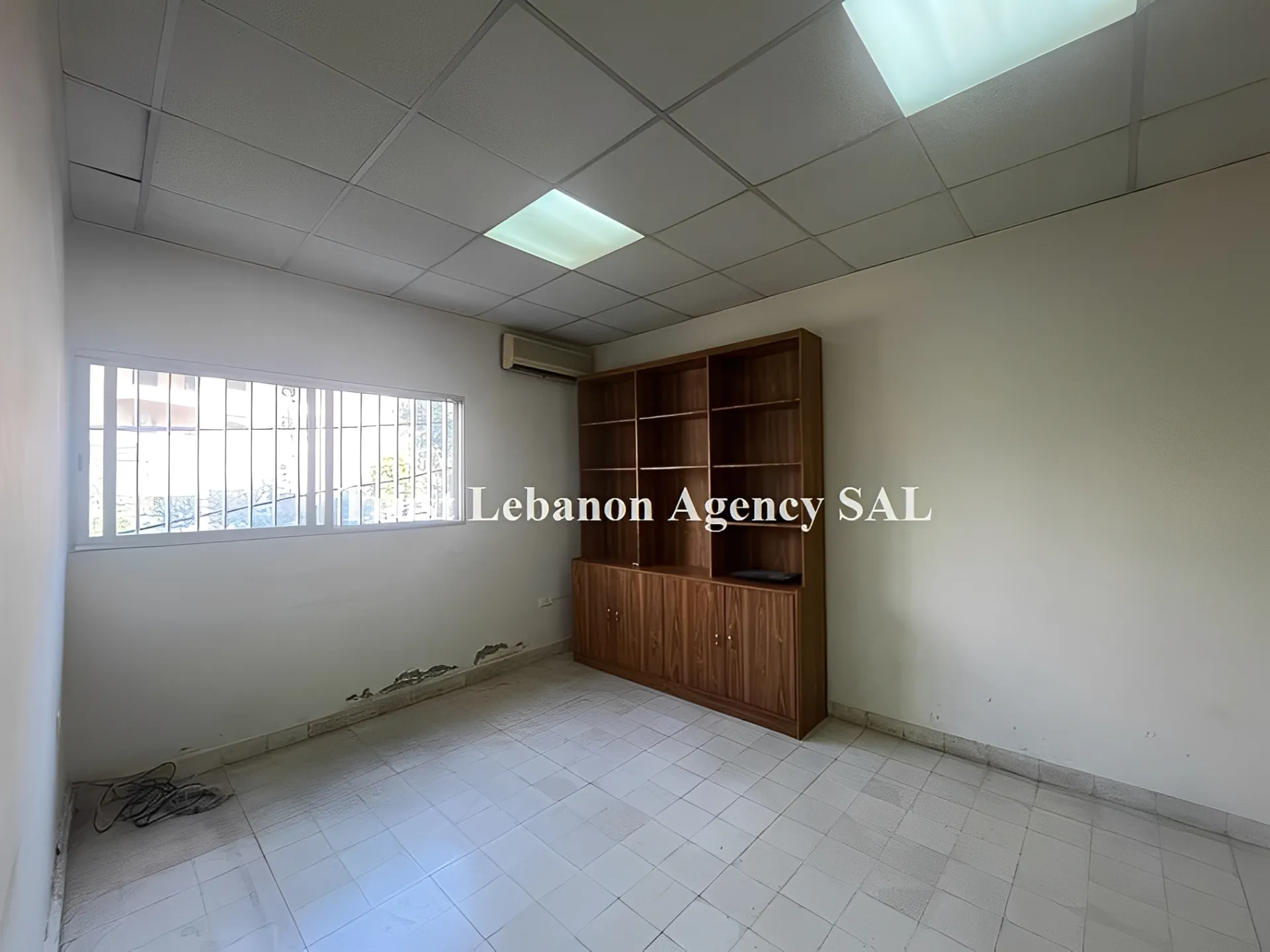 Office for rent in Metn, Zalka