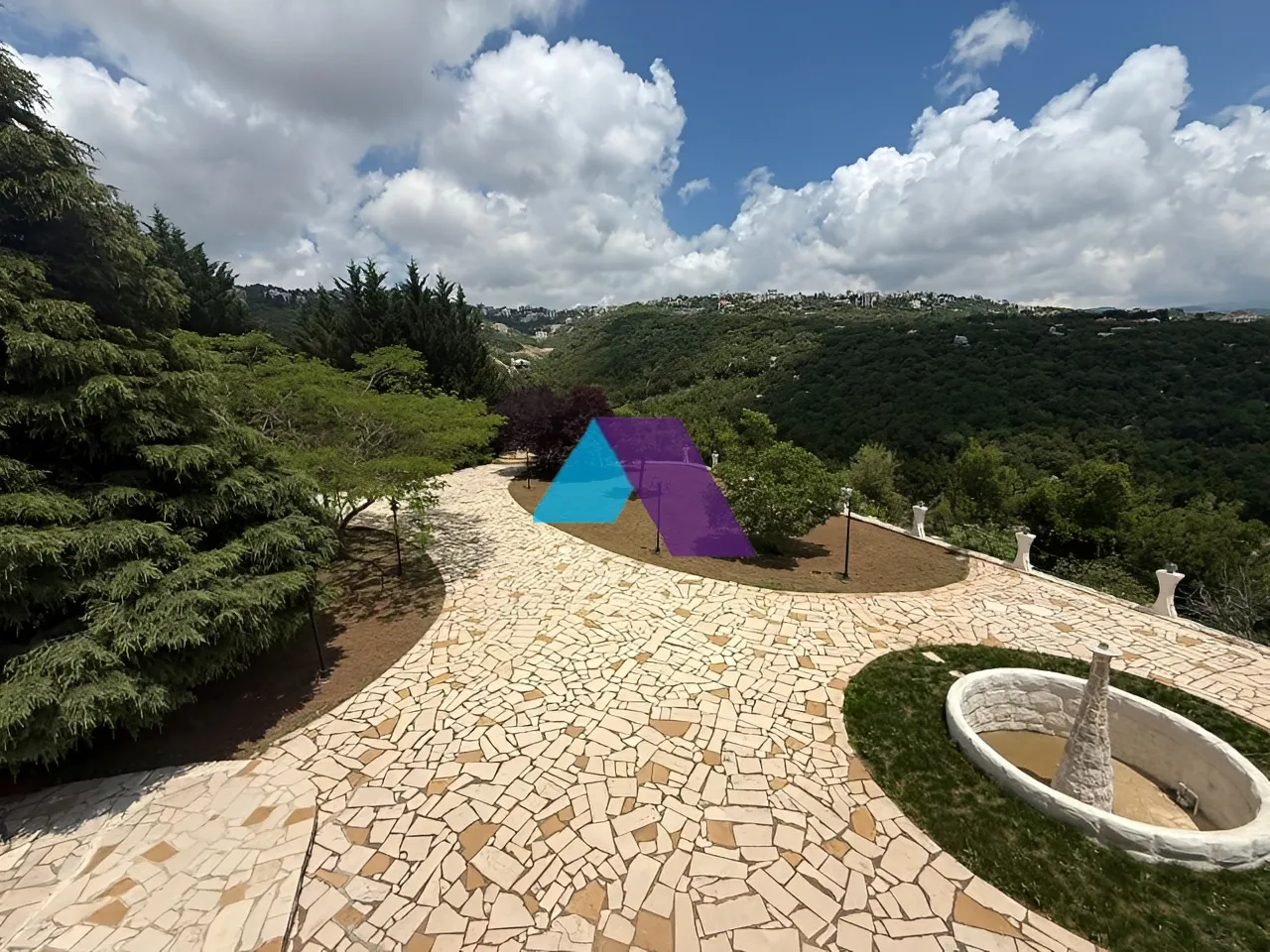 Villa for Sale in Ajaltoun