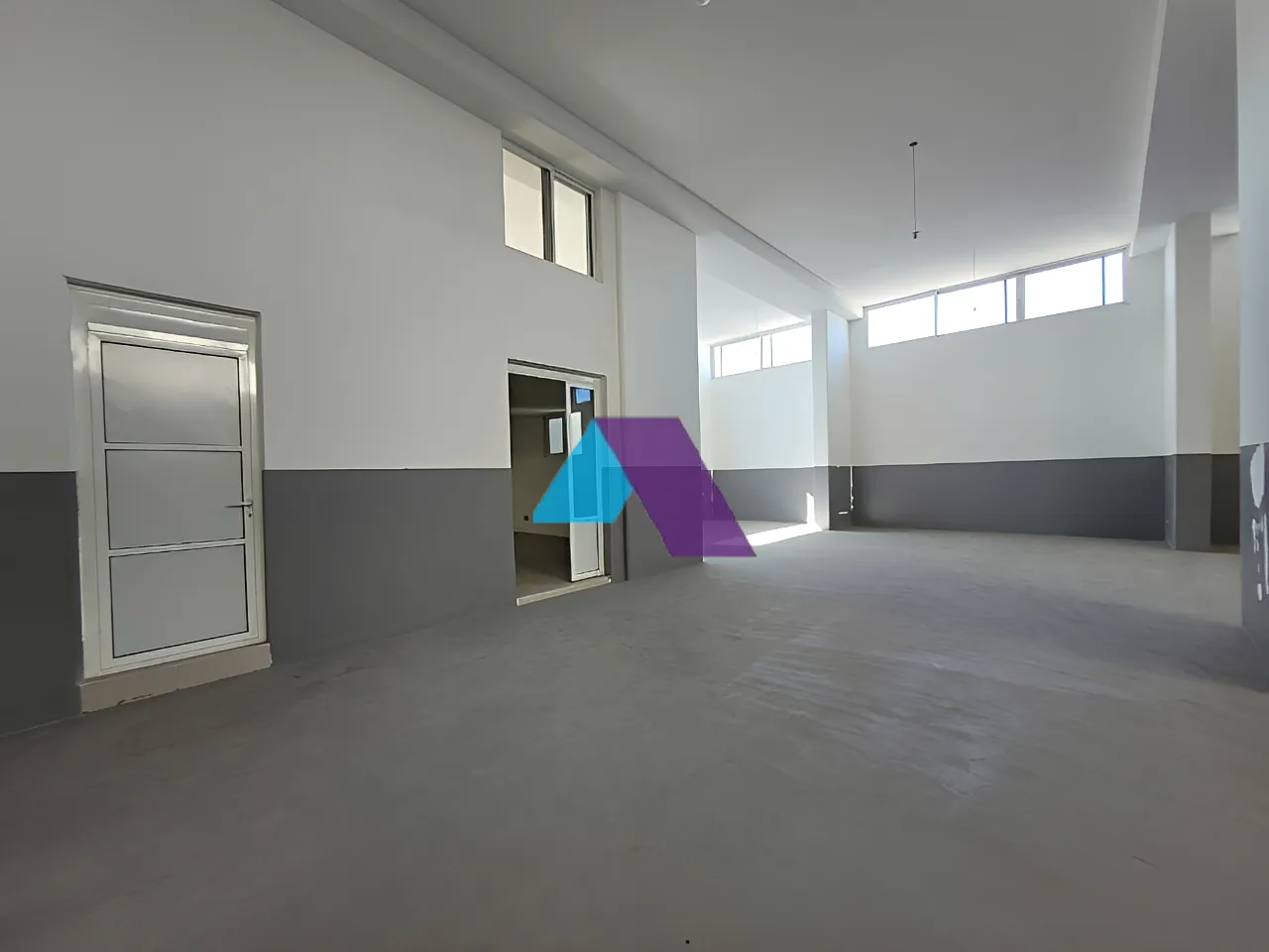 Building for rent in Roumieh