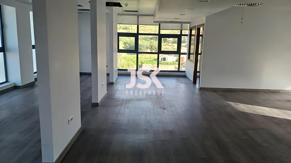 Office for rent in Dbayeh