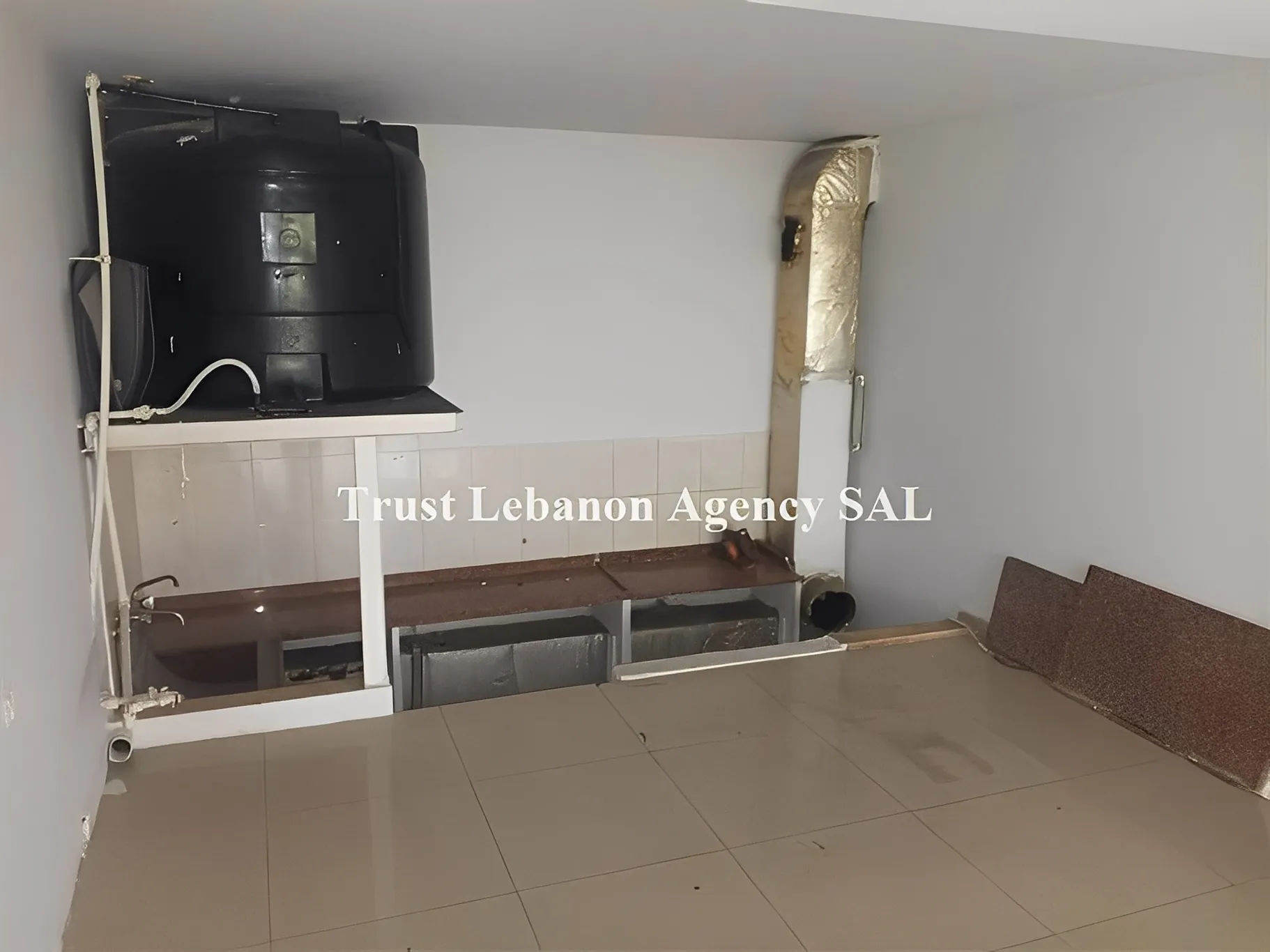 Shop for sale in Metn, Jisr El Bacha