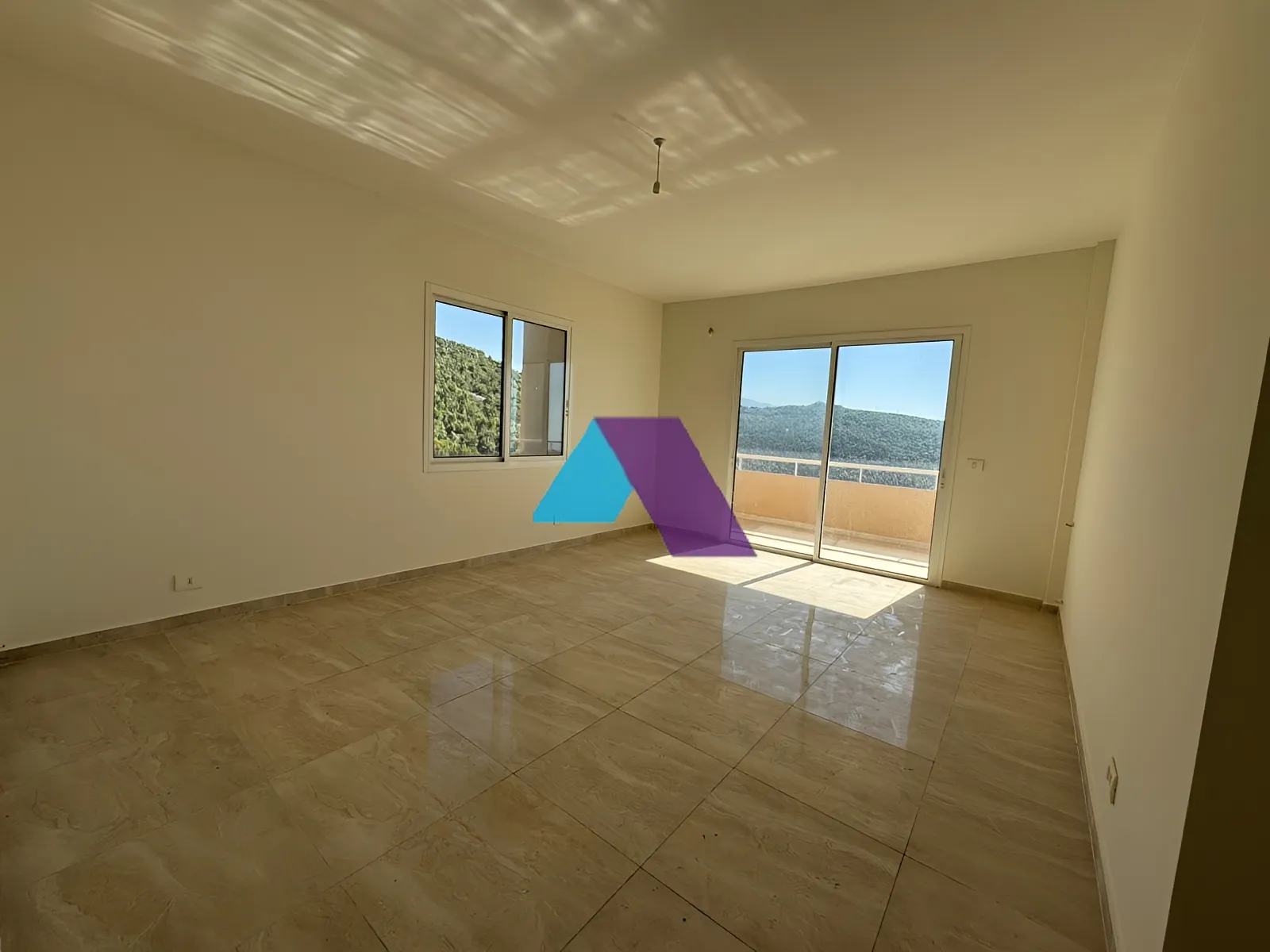 Apartment for Sale in Breij - 3 bed, 3 bath