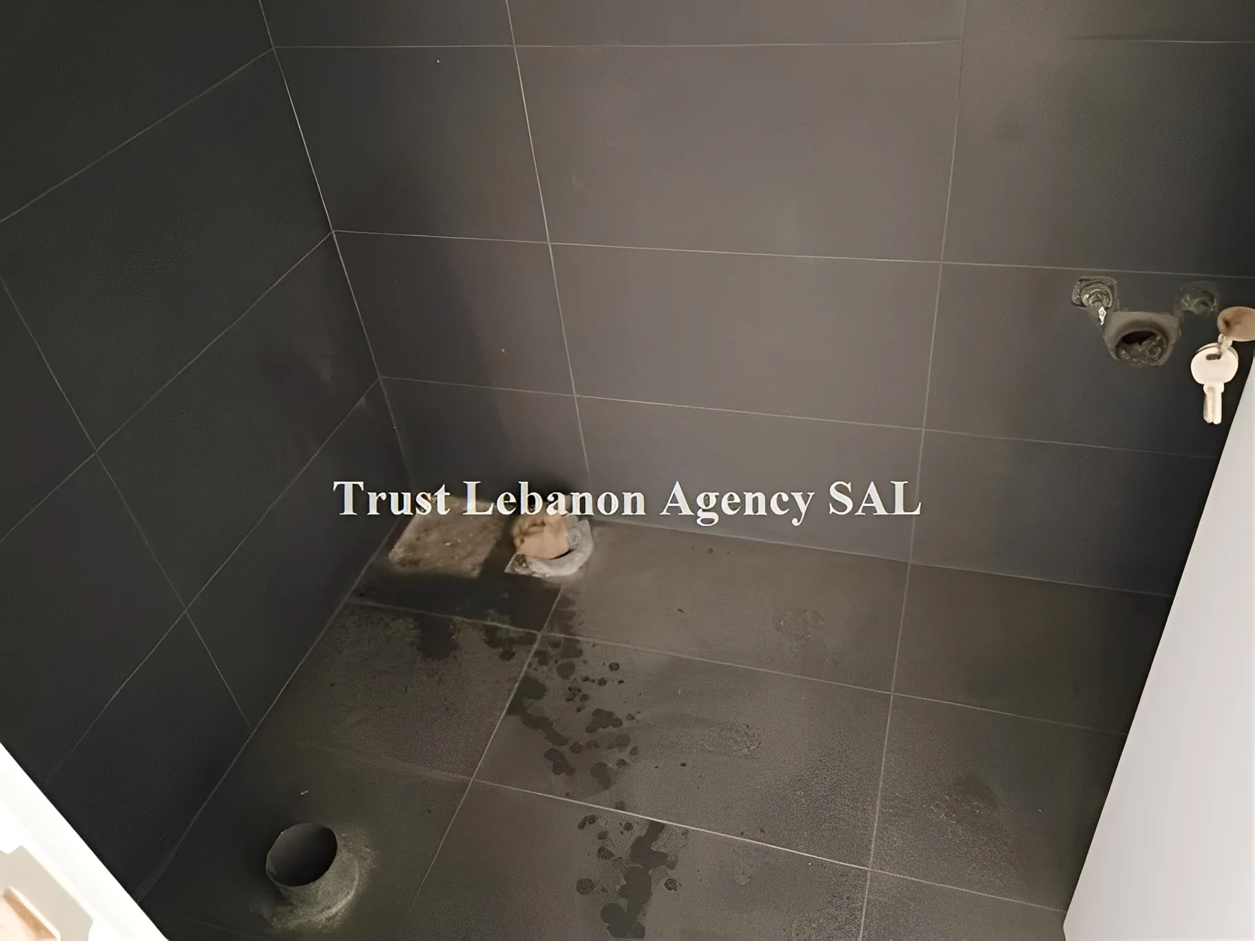 Commercial Property For Rent in Metn, Mkalles