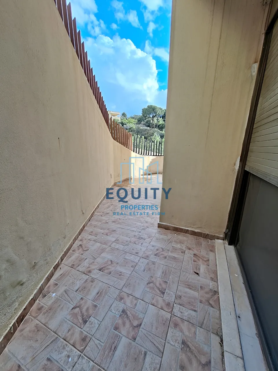 Apartment for Rent in Safra